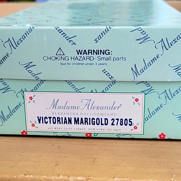 Madame Alexander Collectible Doll- Victorian Marigold #27805 - Picture 5 of 6